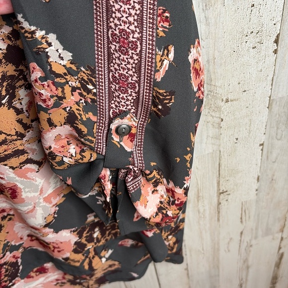 Maurices XXLGray Floral Pullover Sheer Blouse Top Plus - Picture 9 of 16